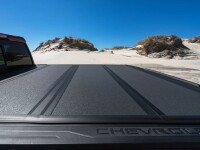 BAKFlip MX4 Ladeflächenabdeckung neues Design Chevrolet Silverado GMC Sierra 2019-2025 mit 5.8ft 176cm Ladefläche